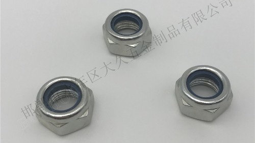 鎖緊螺母在操作過程中需要注意哪些地方？